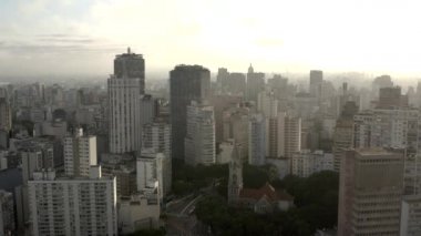 Büyük şehirler, büyük binalar ve büyük caddeler. Sao Paulo şehri, Brezilya. Higienopolis Bölgesi.