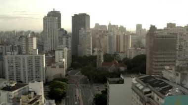 Büyük şehirler, büyük binalar ve büyük caddeler. Sao Paulo şehri, Brezilya. Higienopolis Bölgesi.