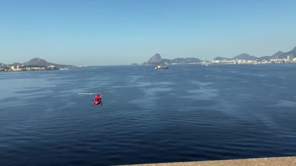 Elicottero Pompiere Elicottero Dei Pompieri Passaggio Sullo Sfondo Città Rio — Video Stock