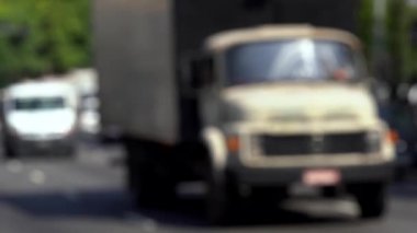 Odaklanamayan arabalarla dolu bir trafik. Brezilya 'nın Sao Paulo şehrinde trafik. 