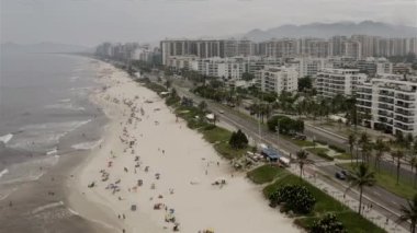 Barra da Tijuca plajı, Rio de Janeiro, Brezilya.