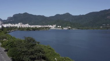 Rodrigo de Freitas lagünü ve Leblon bölgesi, Rio de Janeiro, Brezilya.   