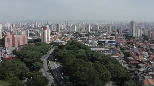 双方向の通り ブラジル アンシエタ ハイウェイのヴィラ モラエス県サンパウロ市 — ストック動画
