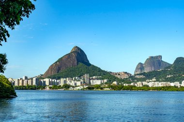 Rio de Janeiro, Mountain Two kardeşler ve Pedra da Gavea. Rodrigo de Freitas gölü. 