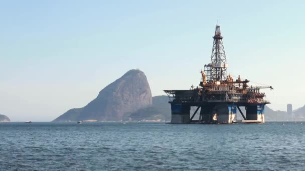 Морская Буровая Платформа Нефтяная Башня Нефтяная Башня Плавает Море Рио — стоковое видео
