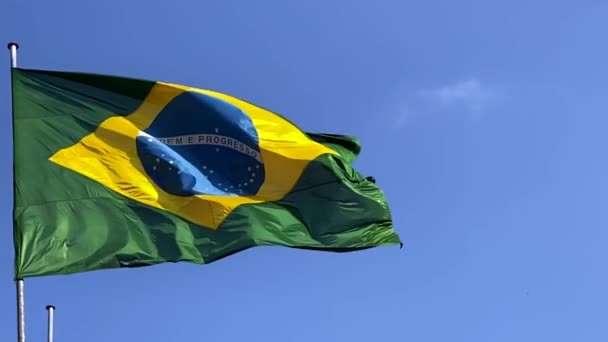 Флаг Бразилии Флаг Бразилии Ветру — стоковое видео