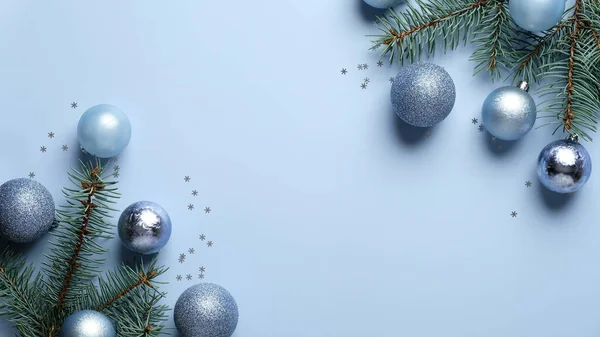 Šťastné Svátky Šablona Pohlednice Vánoční Strom Větve Zdobené Modré Stříbrné — Stock fotografie