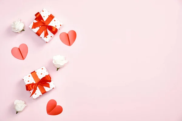 Feliz Concepto San Valentín Cajas Regalo Con Lazo Cinta Roja —  Fotos de Stock