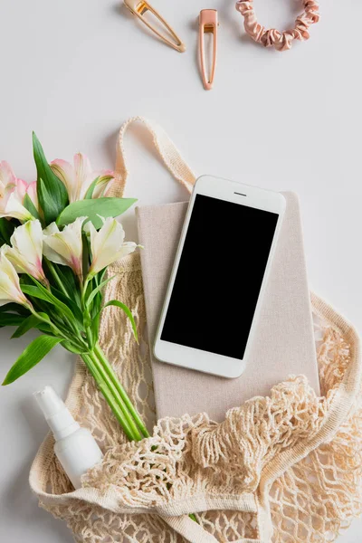 Summer Flat Lay Composition String Bag Smartphone Mockup Bouquet Flowers — Stock Photo, Image