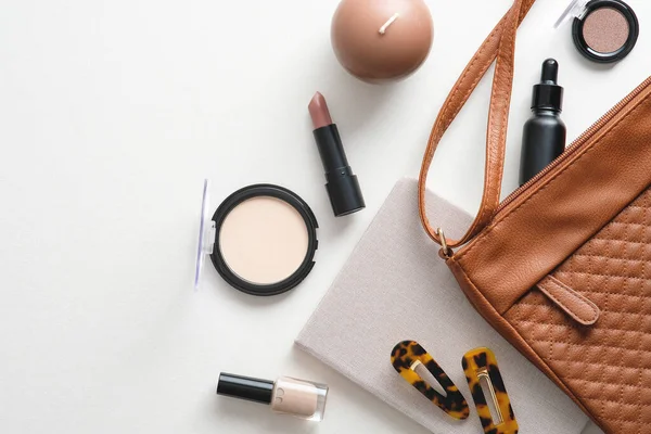 Bolsa Cosmética Maquillaje Sobre Fondo Blanco Bolsa Artista Maquillaje Glamour —  Fotos de Stock