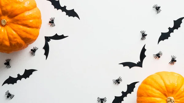 ハッピーハロウィーンの休日の背景 ハロウィーンの装飾 カボチャ コウモリ クモとフラットレイアウト組成 — ストック写真