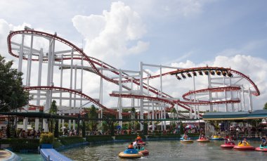 Bangkok, Tayland-Ekim 26: Hayal dünyası, roller coaster 26 Ekim 2014, Bangkok, Tayland