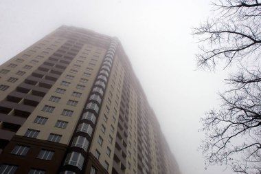 Yeni daireler. İnşaat alanı. Dairelerin üretimi, sosyal konutlar.