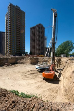İnşaat alanındaki evin temelinin atılması