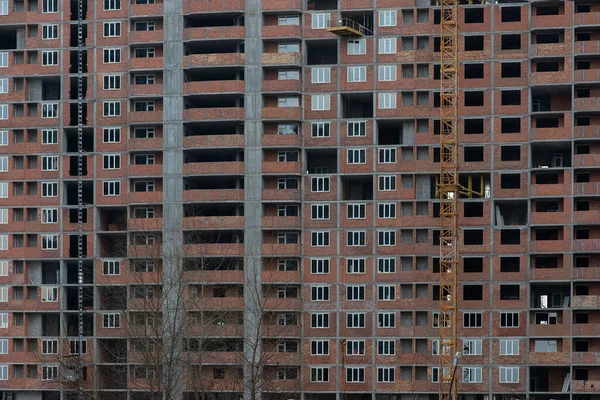 Pemasangan Bingkai Jendela Selama Konstruksi Hemat Energi Produksi Apartemen Perumahan — Stok Foto