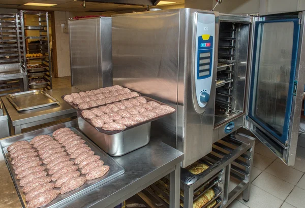 Cooking meat patties — Stock Photo, Image