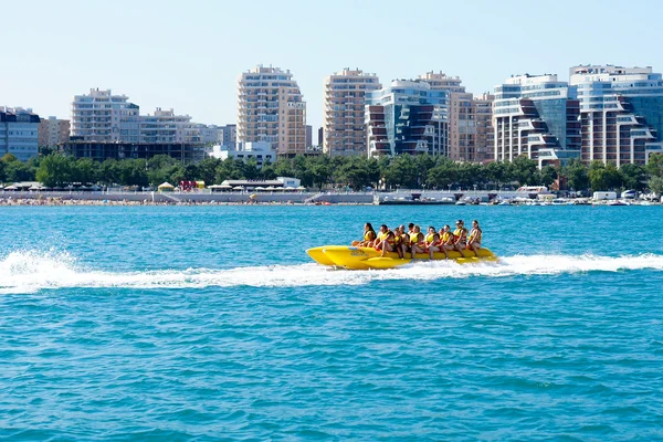 Bananenbootfahren. Schwarzes Meer. Gelendschik Stockbild