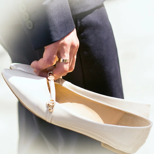 Groom with sweet wedding shoes — Stock Photo, Image