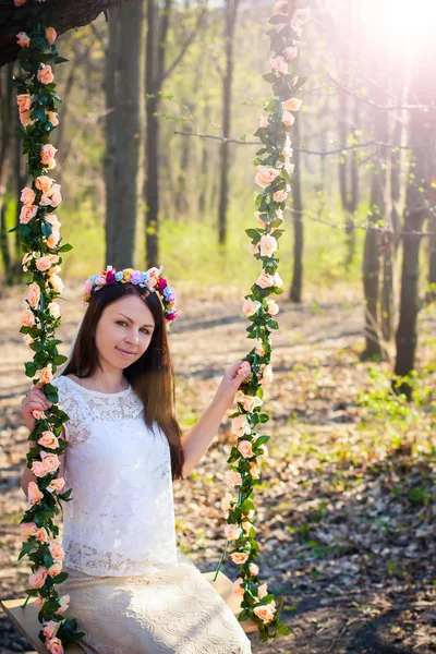 Beautiful young girl outdoors in spring — Stock Photo, Image