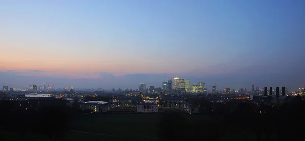 De Skyline van Londen gezien vanaf de Greenwich Park — Stockfoto