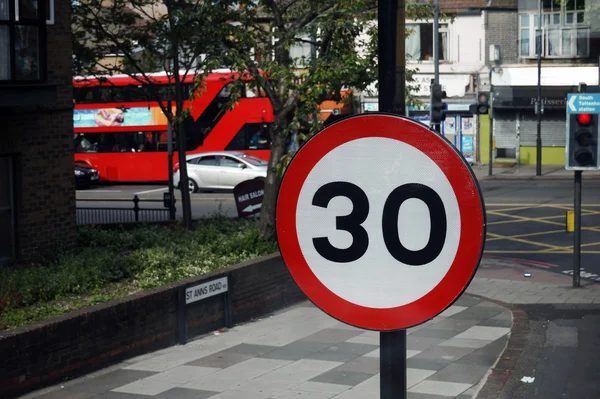 英国，道路交通标志. — 图库照片