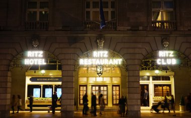 Londra Ritz otel gece