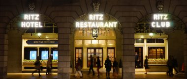 Londra Ritz otel gece