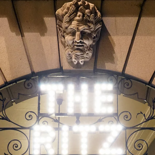 London Ritz Hotel at Night — Stock Photo, Image