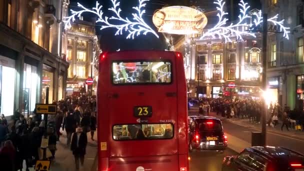 2014, Regent Street mit Weihnachtsdekoration — Stockvideo