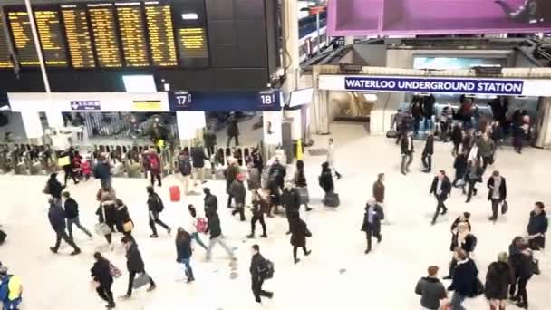 Vista interna della stazione Waterloo — Video Stock