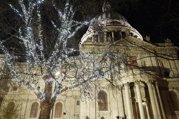 St Paul Cathedra ze świątecznych dekoracji — Zdjęcie stockowe