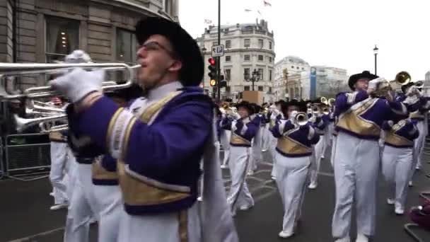 2015 年、新しい年の日パレード、ロンドン — ストック動画