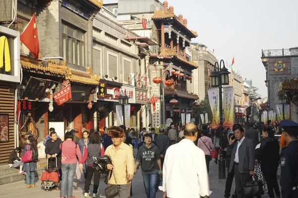 Beijing Dazhalan markt, beroemde Wangfujing snack straat — Stockfoto