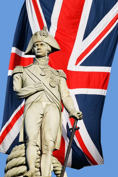 Nelson heykeli Union Jack üzerinde — Stok fotoğraf