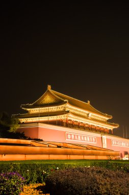 Tiananmen gece görünümü
