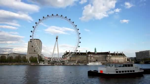 Skyline de Londres incluyen London Eye — Vídeos de Stock