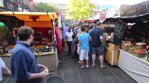 Londres Camden Market, aliments de rue — Video