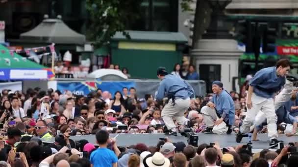 2015 Londra Kore Festivali, Trafalgar Meydanı — Stok video