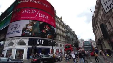 Piccadilly Circus, Londra'nın önemli cazibe