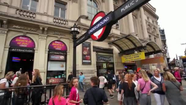 Piccadilly Circus, główną atrakcją Londynu — Wideo stockowe