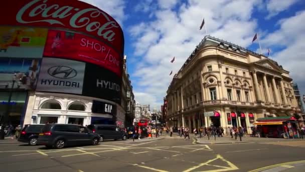 Piccadilly Circus, la principale attrazione di Londra — Video Stock