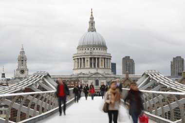 Millennium Köprüsü, St Paul'ın Katedrali, Londra