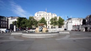 Trafalgar Meydanı, Ulusal Galeri, Londra