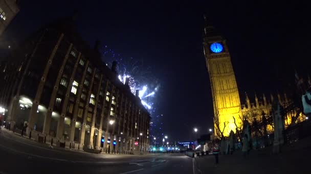 2015, Feuerwerk über Big Ben um Mitternacht — Stockvideo