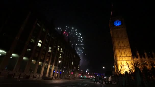 2015, Feuerwerk über Big Ben um Mitternacht — Stockvideo