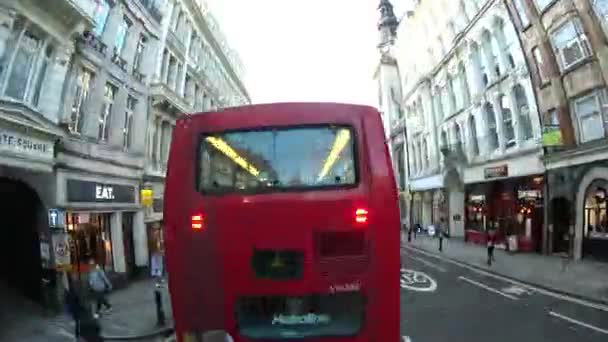 Londres paisaje urbano, tiempo de lapso de tiempo de filmación, autobús vista del conductor — Vídeos de Stock