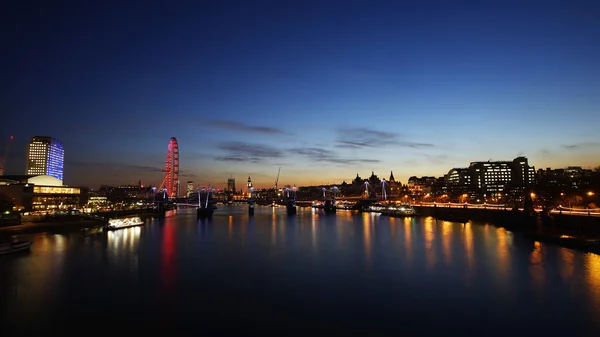 Skyline de Londres, vista nocturna — Foto de Stock