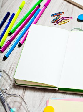 Açık Not Defteri ile office araçları ile tabloda boş sayfaları