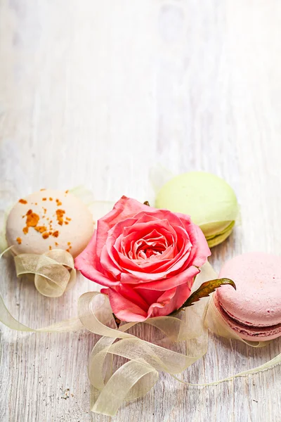 Rose and sweets valentine background — Stock Photo, Image