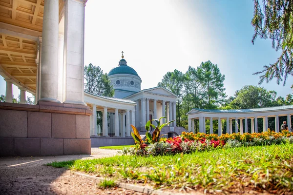 Tempel Graven Colonnade Arkhangelskoye Estate Museum Arkhangelskoye Moskvaregionen Ryssland Augusti — Stockfoto